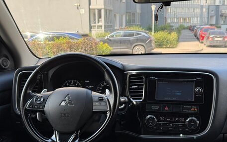 Mitsubishi Outlander III рестайлинг 3, 2016 год, 1 890 000 рублей, 28 фотография