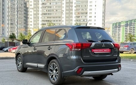 Mitsubishi Outlander III рестайлинг 3, 2016 год, 1 890 000 рублей, 19 фотография