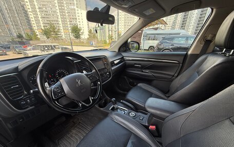 Mitsubishi Outlander III рестайлинг 3, 2016 год, 1 890 000 рублей, 29 фотография
