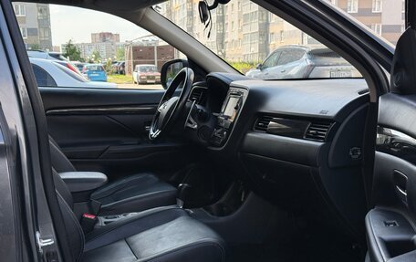 Mitsubishi Outlander III рестайлинг 3, 2016 год, 1 890 000 рублей, 33 фотография