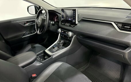Toyota RAV4, 2021 год, 3 500 000 рублей, 22 фотография