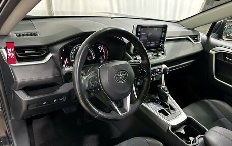 Toyota RAV4, 2021 год, 3 500 000 рублей, 21 фотография