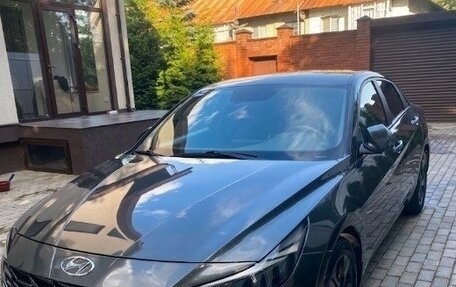 Hyundai Elantra, 2021 год, 2 100 000 рублей, 1 фотография