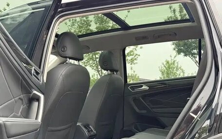Volkswagen Tiguan II, 2023 год, 2 650 000 рублей, 7 фотография
