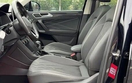 Volkswagen Tiguan II, 2023 год, 2 650 000 рублей, 4 фотография