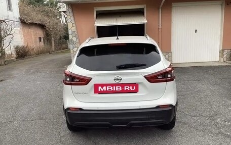 Nissan Qashqai, 2022 год, 1 580 000 рублей, 3 фотография
