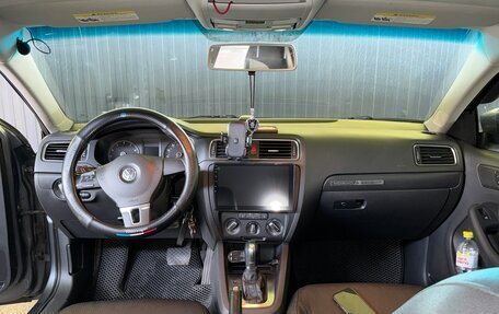 Volkswagen Jetta VI, 2011 год, 1 000 000 рублей, 10 фотография