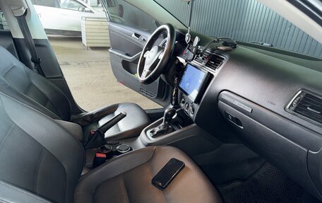 Volkswagen Jetta VI, 2011 год, 1 000 000 рублей, 13 фотография