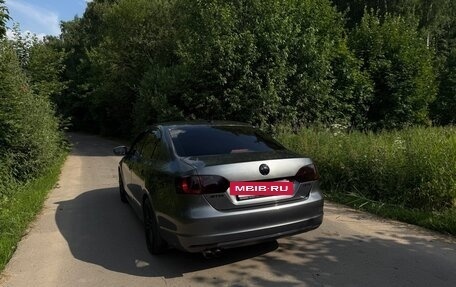Volkswagen Jetta VI, 2011 год, 1 000 000 рублей, 2 фотография