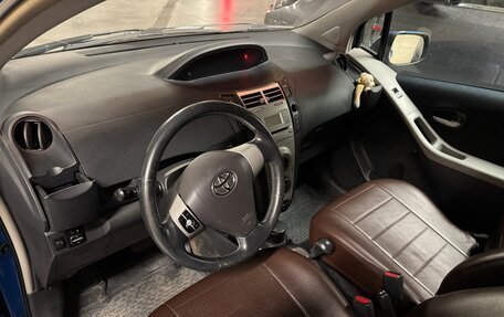 Toyota Yaris III рестайлинг, 2006 год, 450 000 рублей, 5 фотография