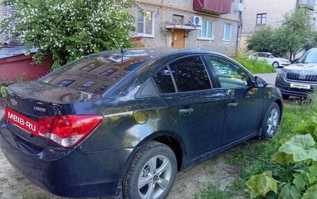Chevrolet Cruze II, 2010 год, 555 000 рублей, 4 фотография