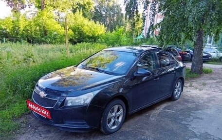 Chevrolet Cruze II, 2010 год, 555 000 рублей, 3 фотография