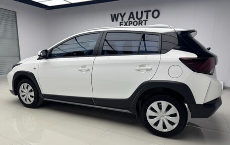 Toyota Yaris XP150 рестайлинг, 2022 год, 1 590 000 рублей, 2 фотография