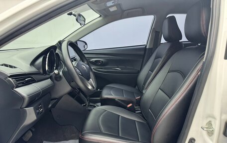 Toyota Yaris XP150 рестайлинг, 2022 год, 1 590 000 рублей, 7 фотография