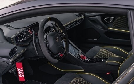 Lamborghini Huracán, 2023 год, 39 500 000 рублей, 6 фотография