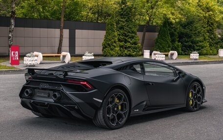 Lamborghini Huracán, 2023 год, 39 500 000 рублей, 3 фотография