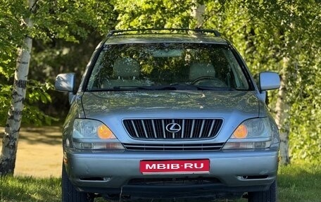 Lexus RX IV рестайлинг, 2001 год, 685 000 рублей, 1 фотография