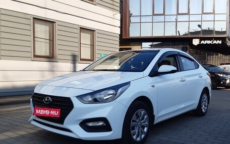 Hyundai Solaris II рестайлинг, 2017 год, 650 000 рублей, 1 фотография