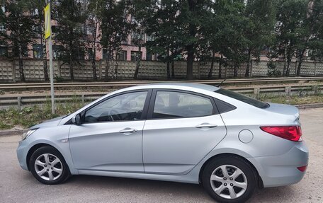 Hyundai Solaris II рестайлинг, 2011 год, 870 000 рублей, 3 фотография