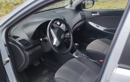 Hyundai Solaris II рестайлинг, 2011 год, 870 000 рублей, 11 фотография