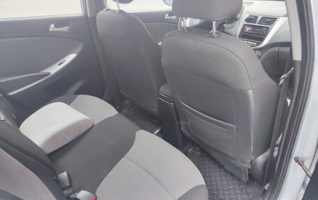 Hyundai Solaris II рестайлинг, 2011 год, 870 000 рублей, 14 фотография