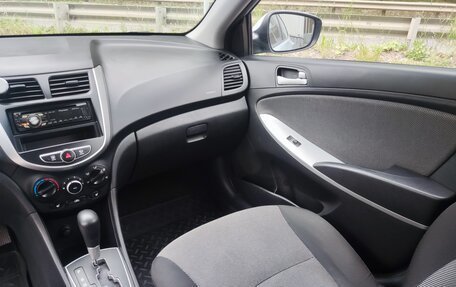 Hyundai Solaris II рестайлинг, 2011 год, 870 000 рублей, 13 фотография