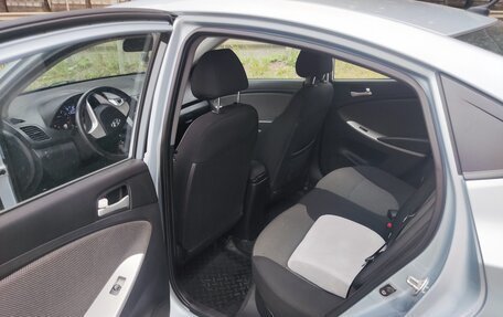 Hyundai Solaris II рестайлинг, 2011 год, 870 000 рублей, 15 фотография
