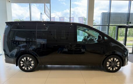 Hyundai Staria, 2022 год, 5 750 000 рублей, 4 фотография