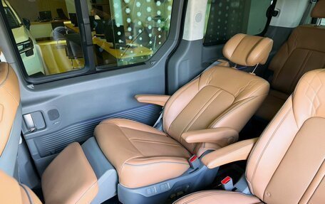 Hyundai Staria, 2022 год, 5 750 000 рублей, 29 фотография