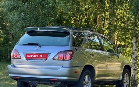 Lexus RX IV рестайлинг, 2001 год, 685 000 рублей, 4 фотография