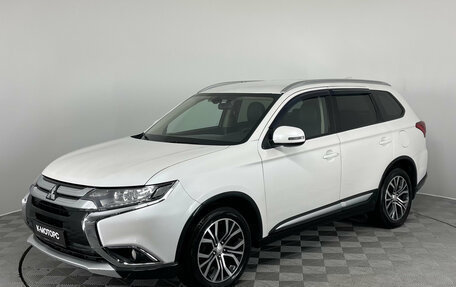 Mitsubishi Outlander III рестайлинг 3, 2017 год, 1 990 000 рублей, 3 фотография