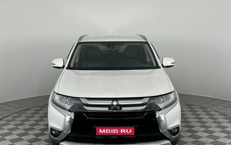 Mitsubishi Outlander III рестайлинг 3, 2017 год, 1 990 000 рублей, 4 фотография