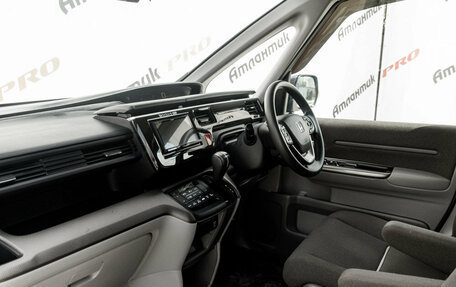 Honda Stepwgn IV, 2020 год, 2 375 000 рублей, 14 фотография