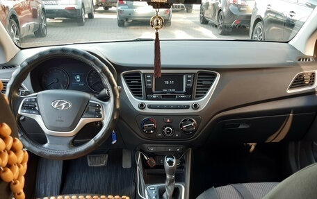 Hyundai Solaris II рестайлинг, 2017 год, 650 000 рублей, 8 фотография