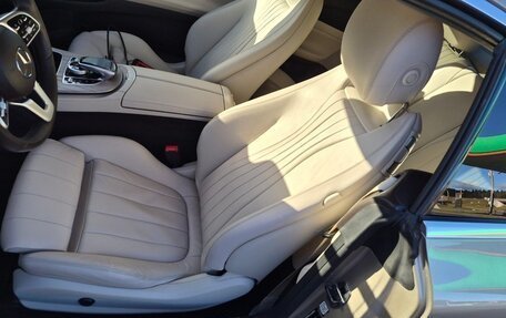 Mercedes-Benz E-Класс, 2018 год, 3 100 000 рублей, 4 фотография
