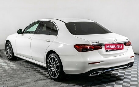 Mercedes-Benz E-Класс, 2022 год, 4 135 000 рублей, 8 фотография