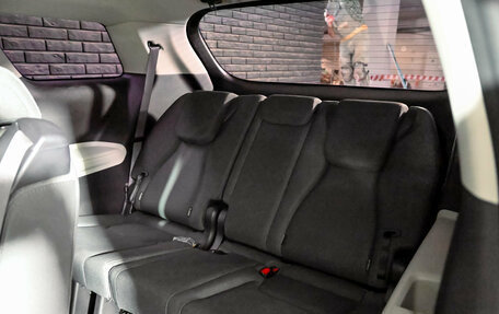 KIA Carnival, 2021 год, 4 000 000 рублей, 20 фотография