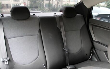 Hyundai Solaris II рестайлинг, 2013 год, 1 060 000 рублей, 10 фотография