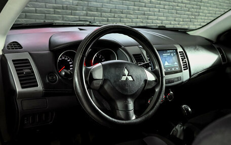 Mitsubishi Outlander III рестайлинг 3, 2009 год, 980 000 рублей, 13 фотография