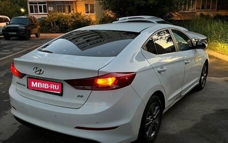 Hyundai Elantra VI рестайлинг, 2016 год, 890 000 рублей, 1 фотография