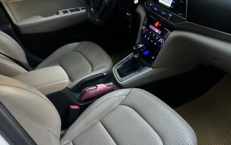 Hyundai Elantra VI рестайлинг, 2016 год, 890 000 рублей, 7 фотография