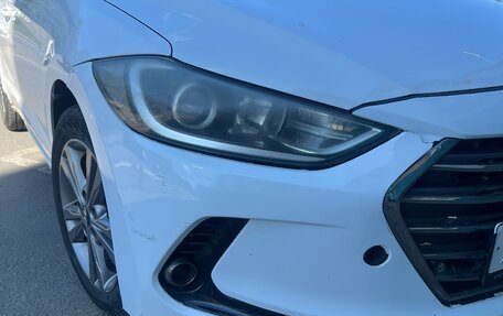 Hyundai Elantra VI рестайлинг, 2016 год, 890 000 рублей, 9 фотография