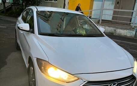Hyundai Elantra VI рестайлинг, 2016 год, 890 000 рублей, 8 фотография