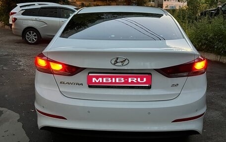 Hyundai Elantra VI рестайлинг, 2016 год, 890 000 рублей, 6 фотография