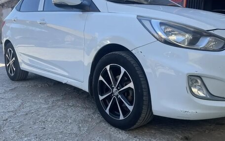 Hyundai Solaris II рестайлинг, 2011 год, 699 000 рублей, 2 фотография