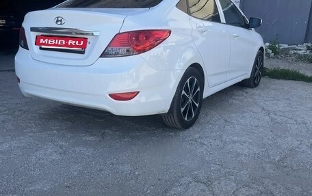 Hyundai Solaris II рестайлинг, 2011 год, 699 000 рублей, 4 фотография