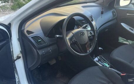Hyundai Solaris II рестайлинг, 2011 год, 699 000 рублей, 6 фотография