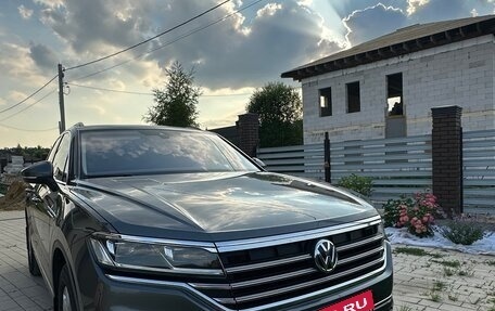 Volkswagen Touareg III, 2020 год, 4 300 000 рублей, 2 фотография