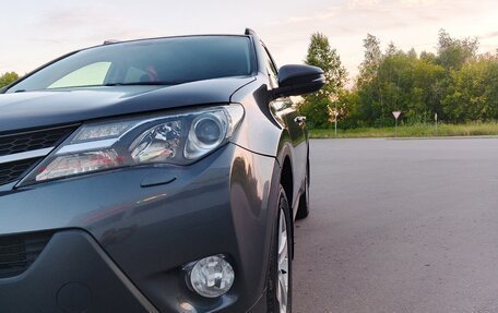 Toyota RAV4, 2013 год, 1 990 000 рублей, 4 фотография