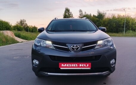 Toyota RAV4, 2013 год, 1 990 000 рублей, 3 фотография